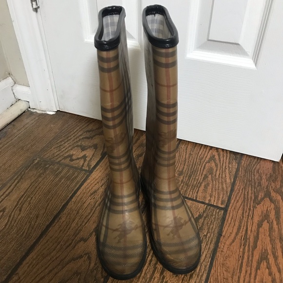 Authentic Burberry Rain Boots Size 39 - Picture 2 of 8